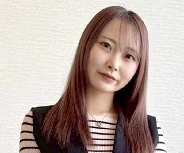 女性アシスタント