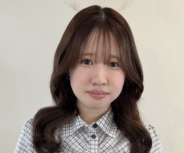 女性アシスタント