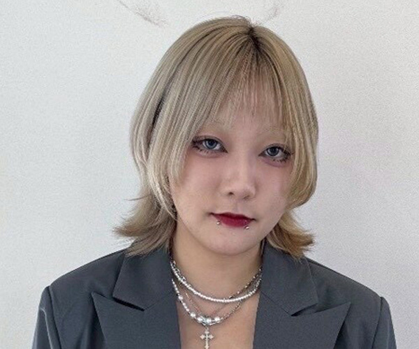 女性アシスタント