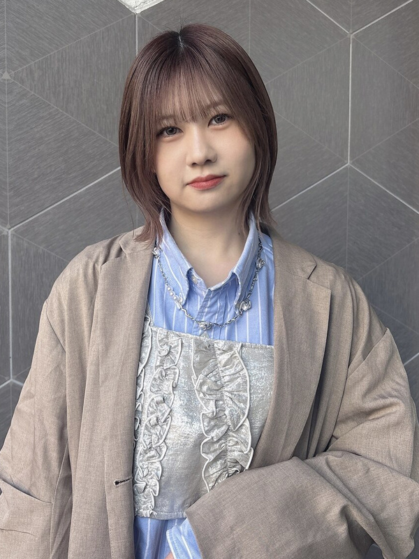 女性スタイリスト
