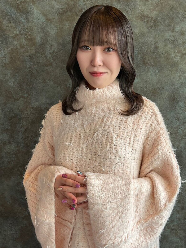 女性スタイリスト