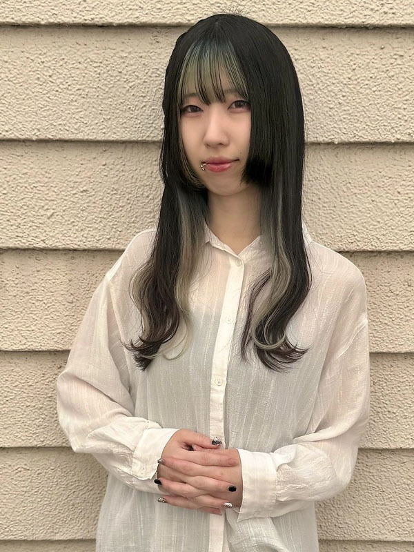 アシスタント女性