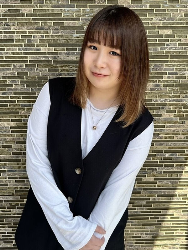 スタイリスト女性