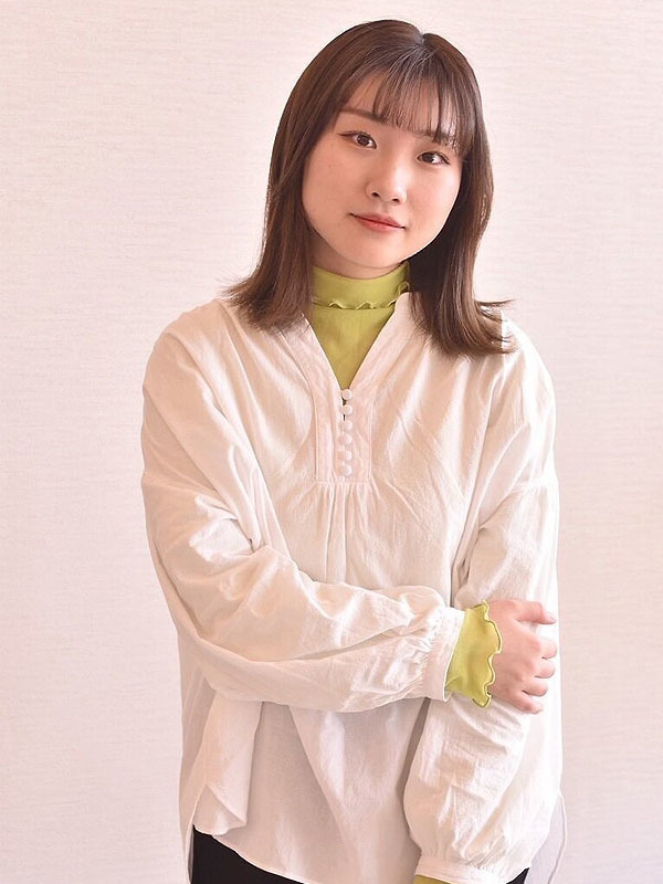 アシスタント女性